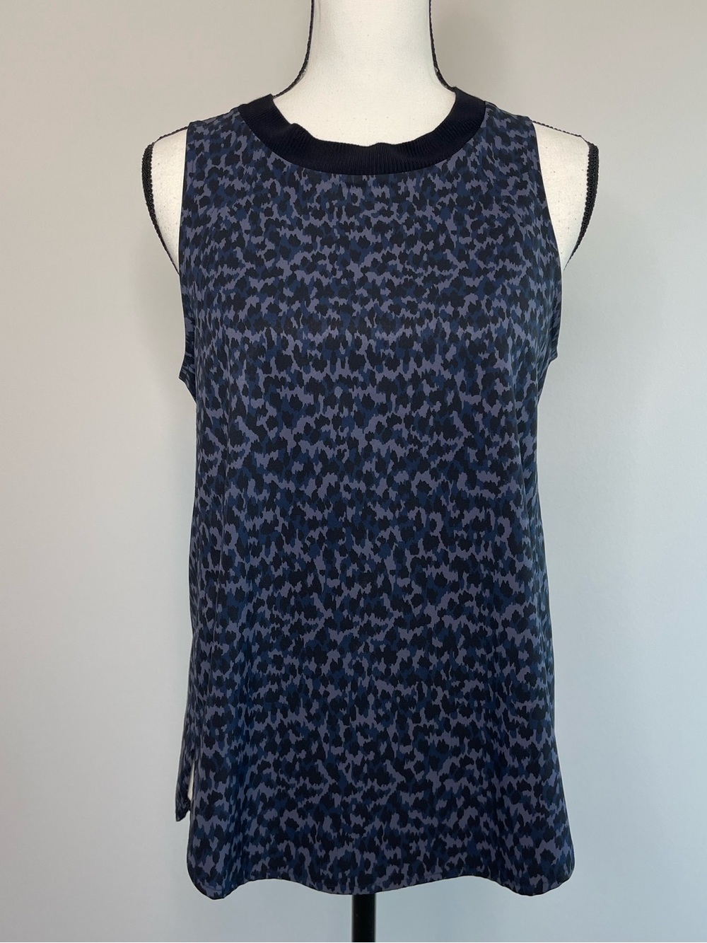 Athleta size small sleeveless tank top work out gym layer lightweight athleisure